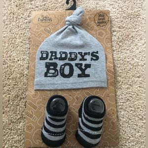 NWT Baby Essentials “Daddy’s Boy” hat and socks set